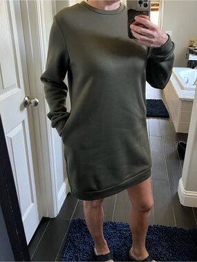 Olive Green Long Sleeve Sweatshirt Dress with pockets